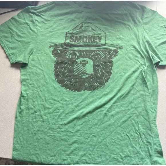 Smokey The Bear Graphic Green T-Shirt Size Large - Picture 1 of 3